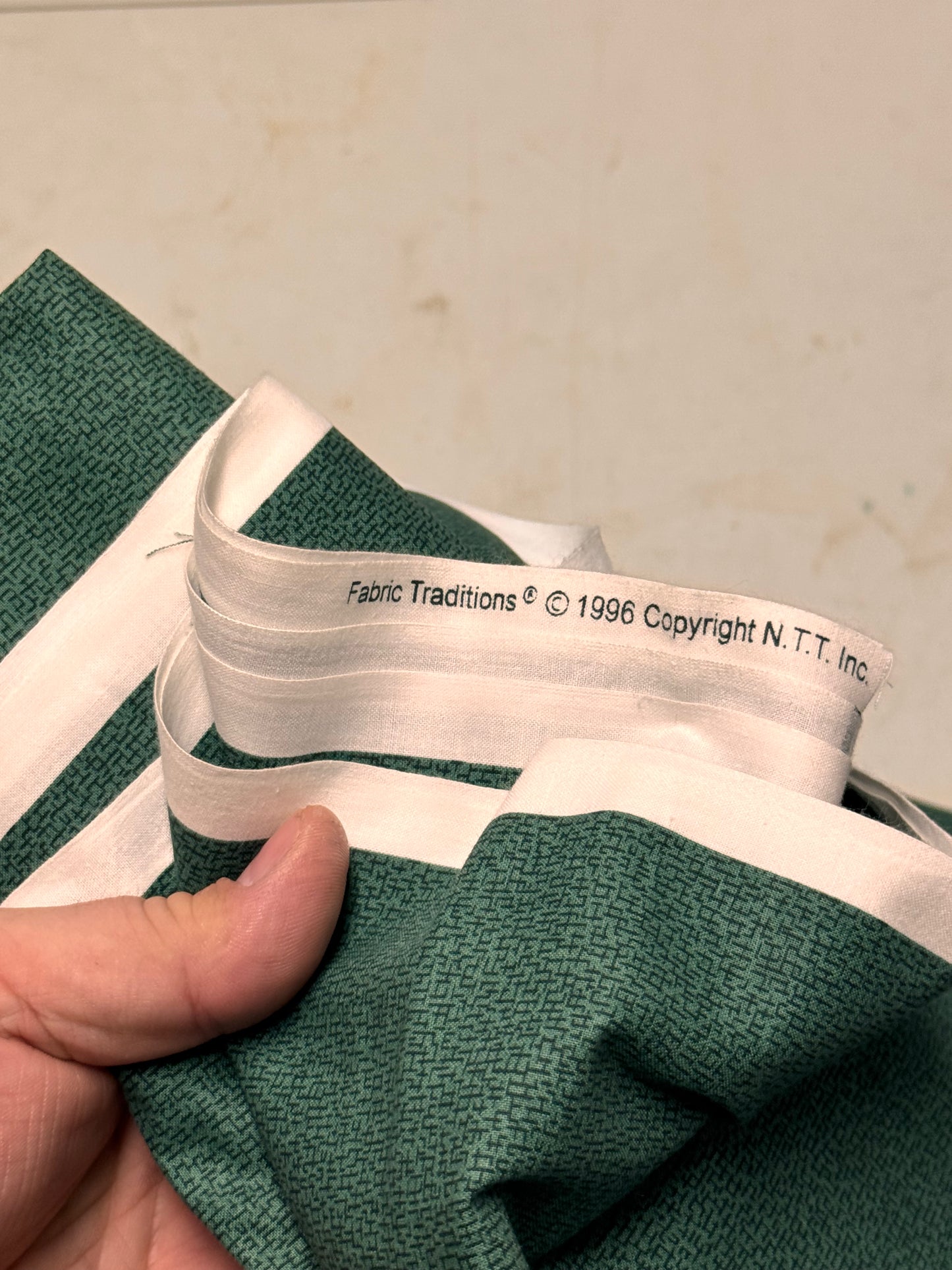 Fabric Traditions ® © 1996