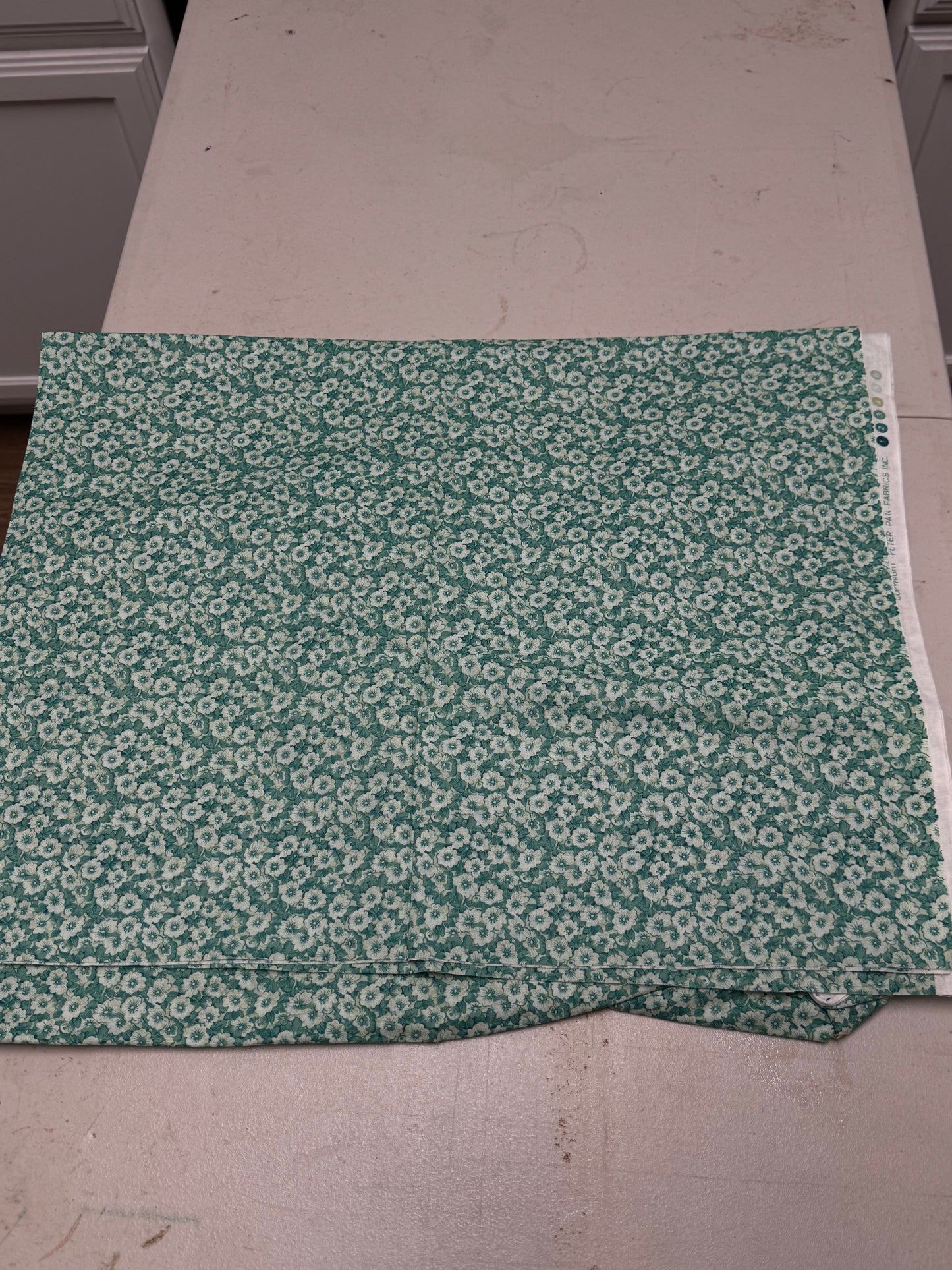 PETER PAN FABRICS GREEN FLOWERS
