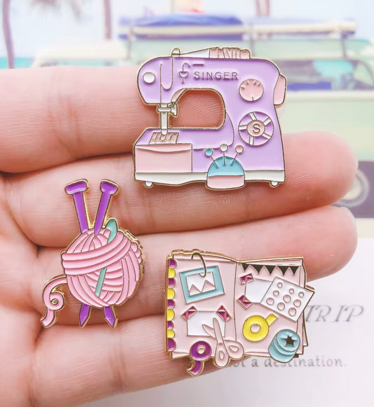 Vintage Purple Sewing Machine Singer Enamel Pin