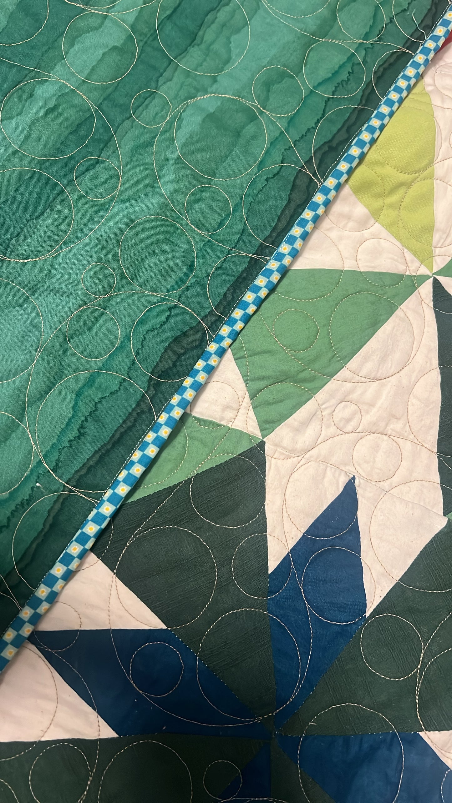 Alaska Queen Sz Quilt Professionally quilted and hand sewn top