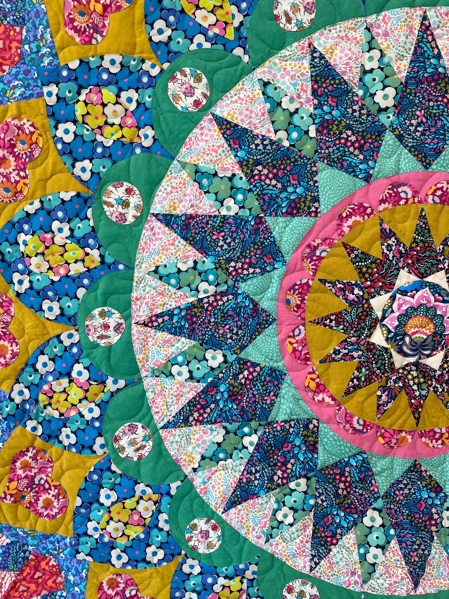 RR221 Eden's Flower Fat Robin and 32 Point Compass Quilt Pattern